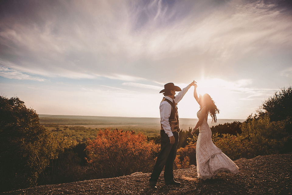 wildcatter ranch, graham texas, texas wedding, brit nicole photographer, texas wedding photographer, Joy's Flower Shop, Wildcatter Ranch's Dinner Bell, Wichita Falls, South Texas, Texas sunset, western, cactus, wedding cake